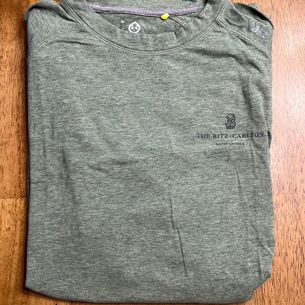 Tasc Bamboo Men’s Medium Shirt
The Ritz Carlton